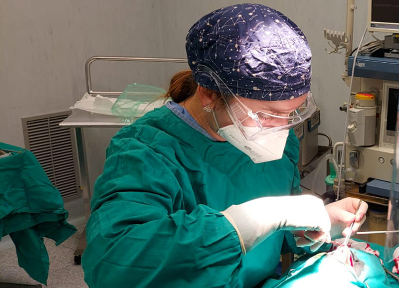 Ingrid Raponi in sala operatoria